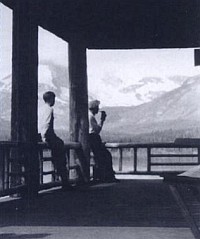 eagles nest type viewpoint at going to the sun chalets